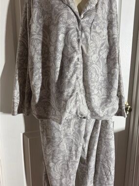 Adonna Light Gray and White 2-Piece pajama PJ Sleepwear Set Size XXL